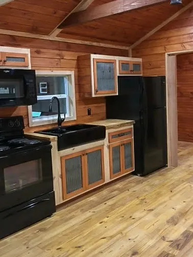 4B 103 Base camp img1 (5)