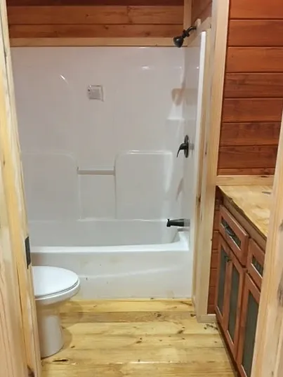 4B 103 Base camp img1 (6)