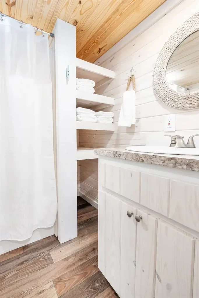 4B 103 Blue Lagoon img1 (2)